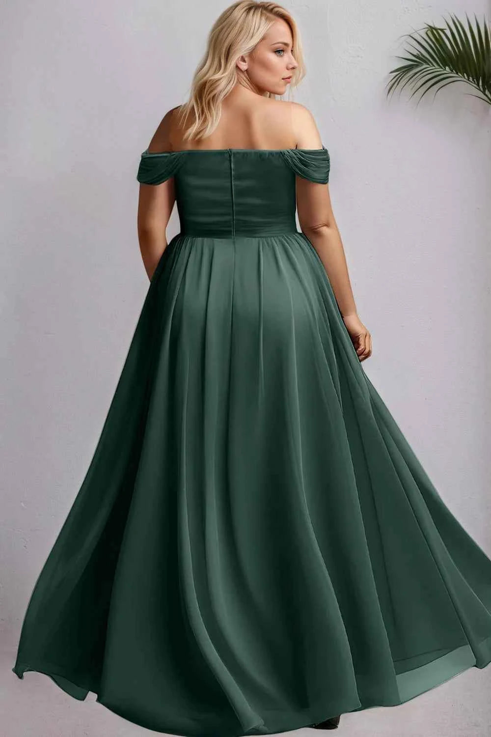 Plus Size Emerald Green Off Shoulder Maxi Dress Sweetheart Neck Ruched Bodice High Slit Chiffon Bridesmaid Evening Gown