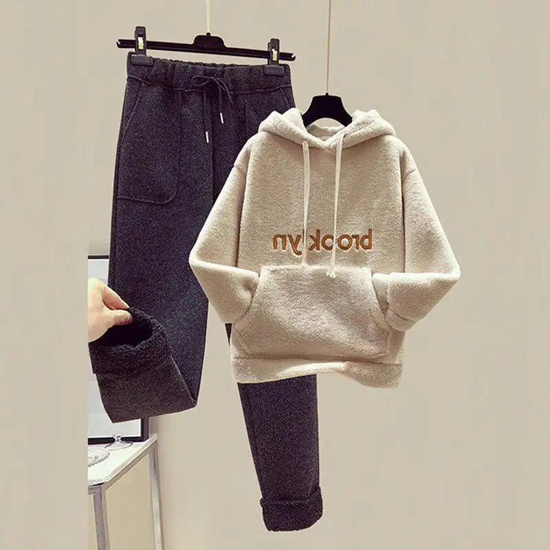 Thickened Lamb Velvet Set Women's Autumn Winter New Embroidery Sweatshirt Woolen Wide Leg Pants Two Piece Set Casual Style