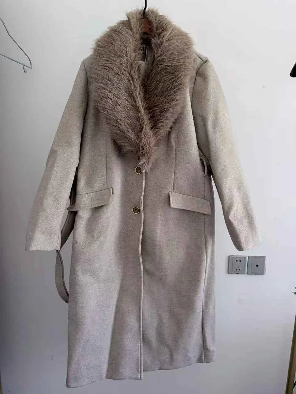 Women's Belt Warm Fur Collar Coat Flip Collar Pocket Button Decoration Autumn/Winter New Women's Wear