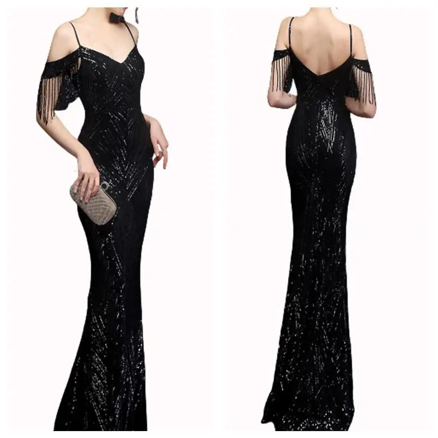 Vestido de Festa Dourado com Lantejoulas, Renda e Modelagem Sereia