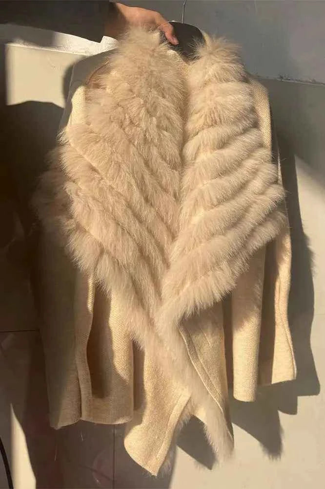 2025 Faux Fur Trim Knit Coat Fox Like Collar Plush Cardigan Women Winter Thick Designer Warm Touch