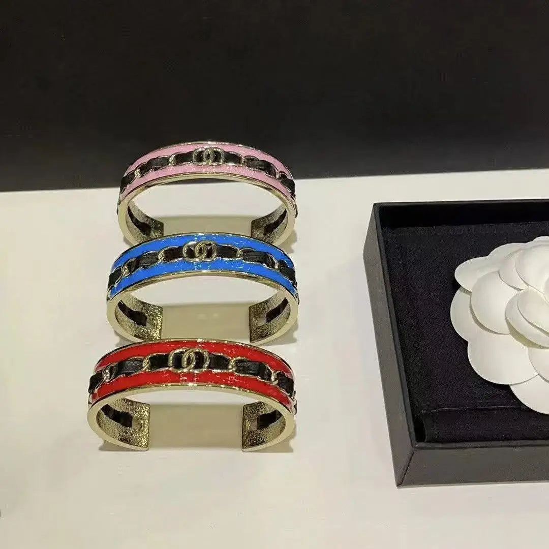 Pulseira Feminina Dourada Vazadacom Esmalte Colorido – Estilo Luxo Elegante