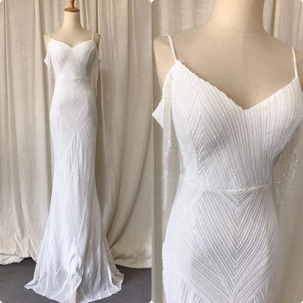 Vestido de Festa Dourado com Lantejoulas, Renda e Modelagem Sereia