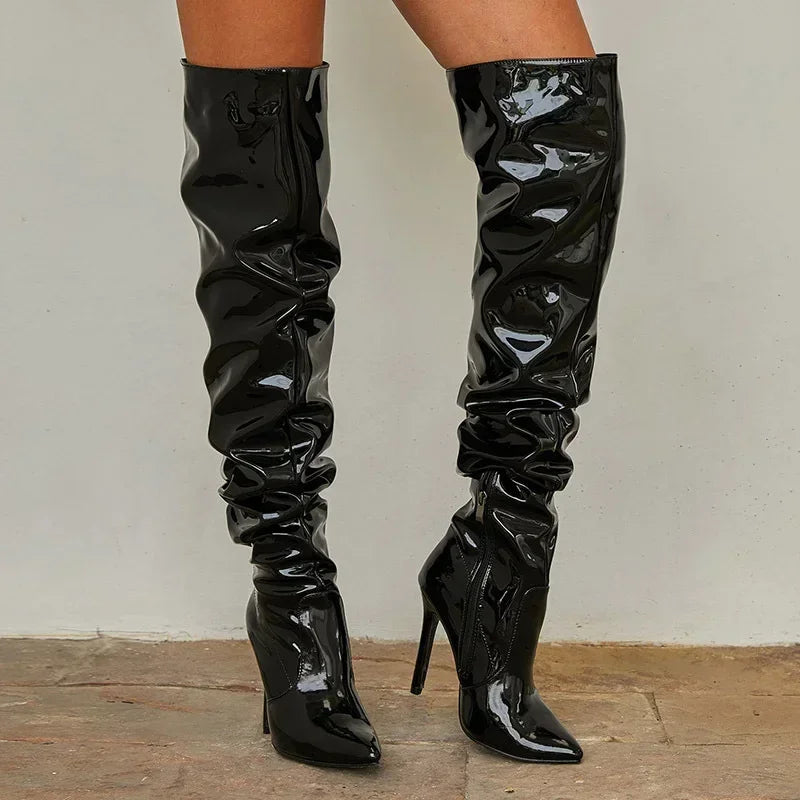 Botas acima do joelho femininas, bico fino, zíper lateral preto, salto alto fino, brilhante, plissado, salto alto