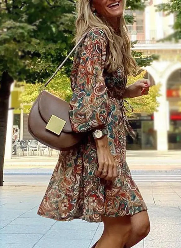 Vestido curto feminino estilo boêmio, com cordão na cintura, gola V, solto, elegante, casual, manga sete quartos