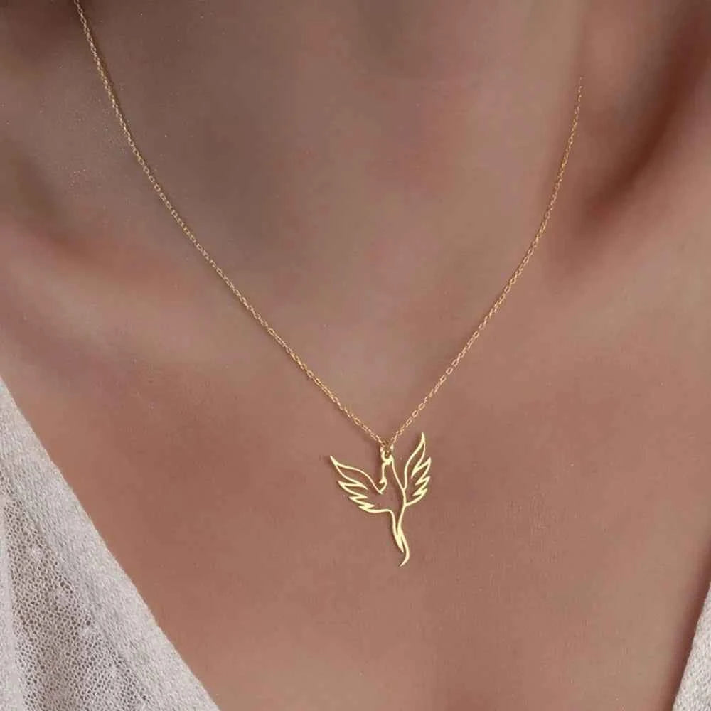 Creative Hollowed out Phoenix Necklace Made of Stainless Steel, Fashionable and Personalized Gift for Women