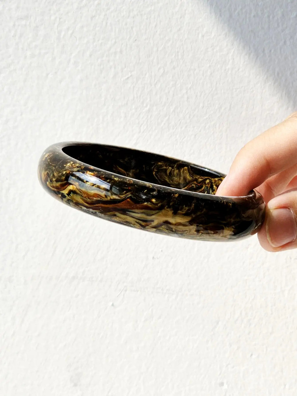 Creative Exaggerated Retro Geometric Chunky Brown Resin Bracelet Autumn Winter Sweater Decoration Bangle for women Jewelry 2025