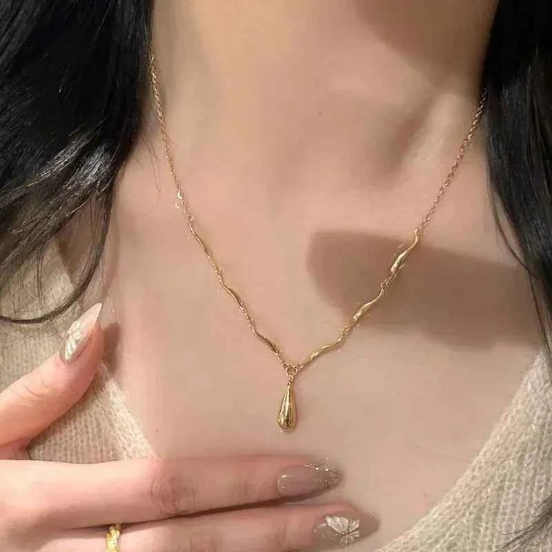 Подвеска На Шею New in Vintage Glossy Water Droplet Necklaces Light Luxury Laziness Irregular Tassel Collar Chain Fine Jewelry