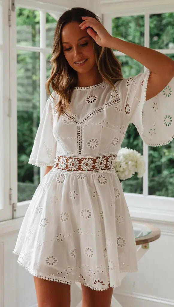 Fashion Summer Women White Dress Casual Backless Mini Dresses Hollow Out Floral Embroidery Cotton Party Dress New Robe 18504