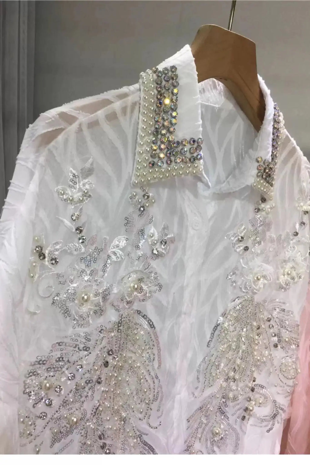 Novas blusas grandes com botões e lantejoulas e contas, camisas femininas de manga comprida, comprimento médio, rosa e branca