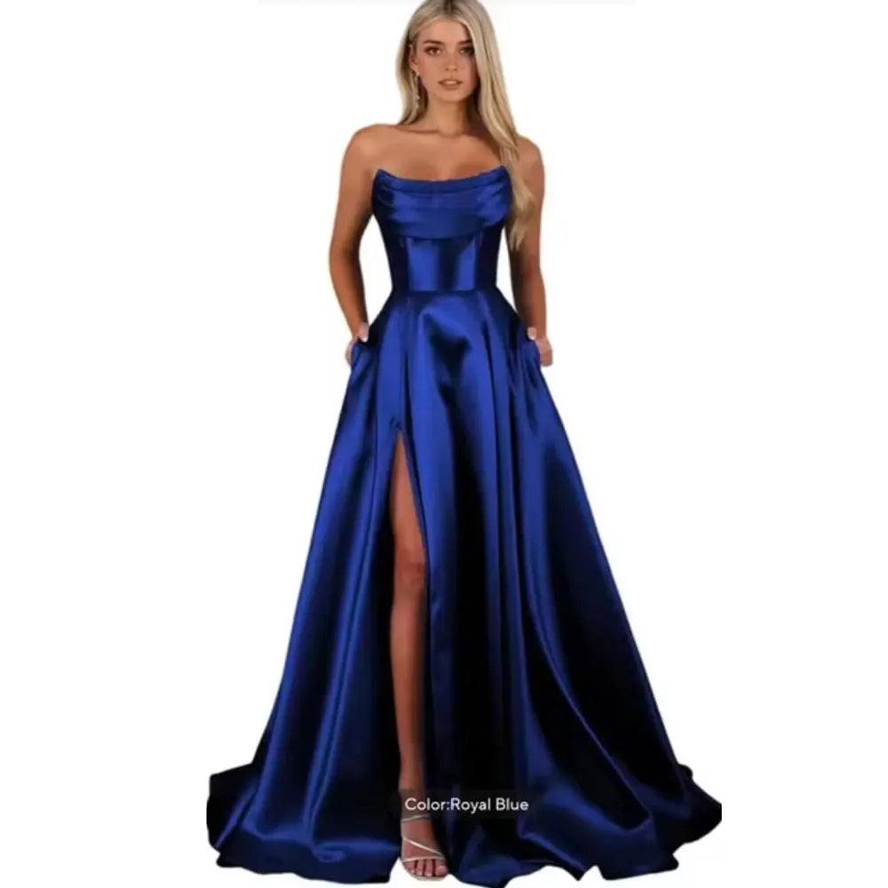 Vestido de Festa em Cetim com Bolsos, Tomara Que Caia e Modelagem Evasê