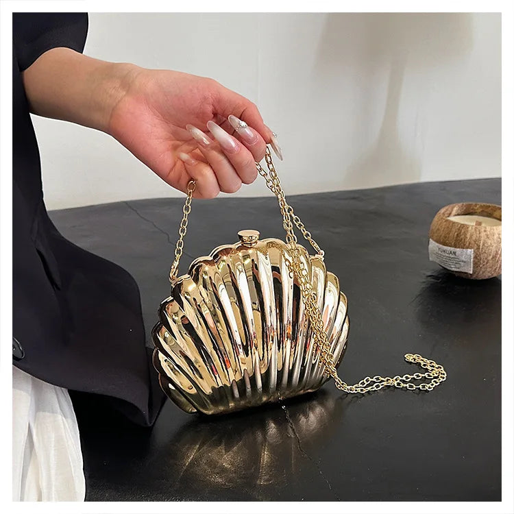 Evening Bags Shell Shape Women Clutch Bags 2024 New Wedding Bridal Handbag Pearl Beaded Fashion Shell Chain Party Bags