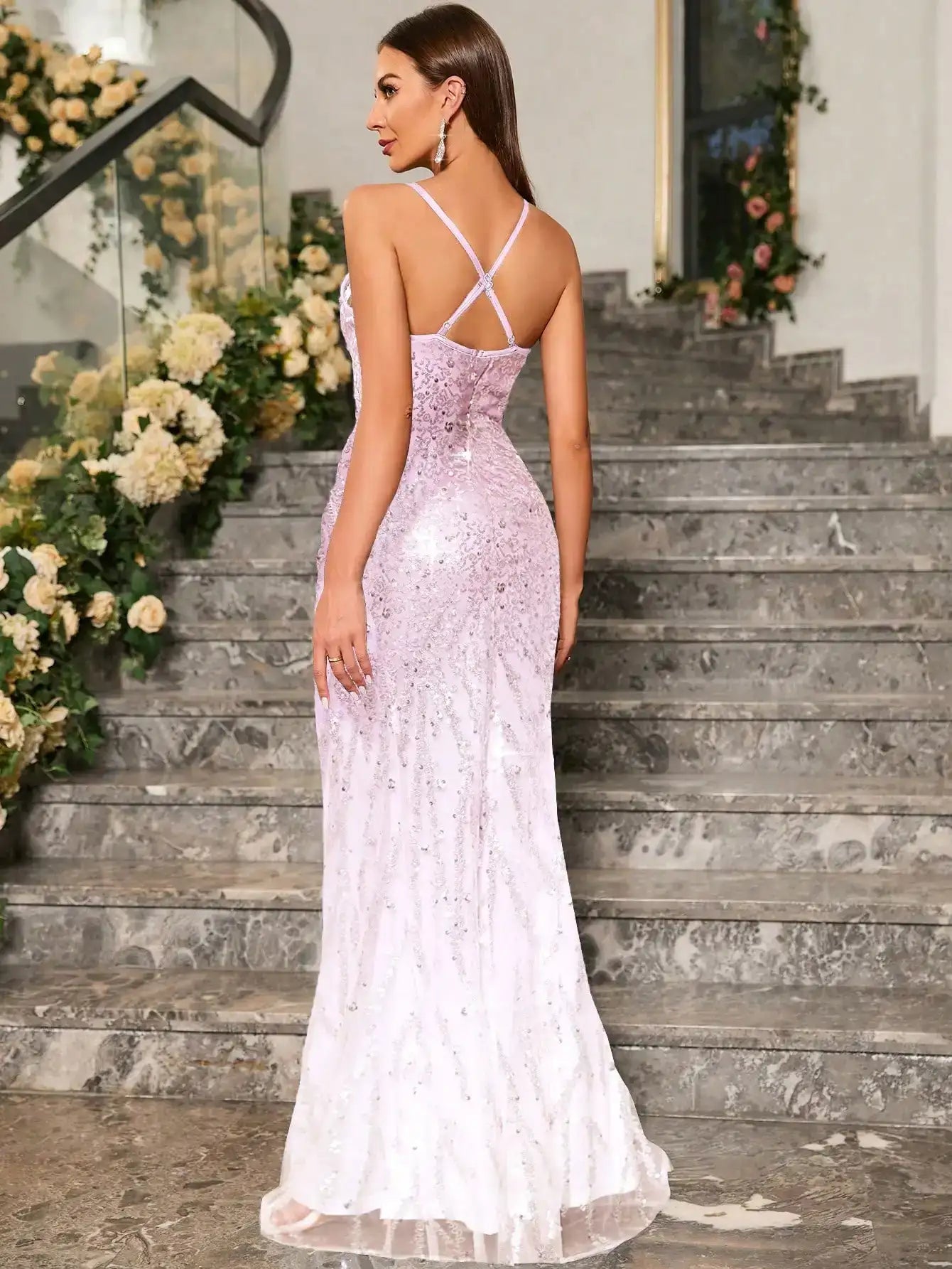 Vestido formal Unithorse elegante com decote em forma de fechadura, fenda na coxa e lantejoulas.