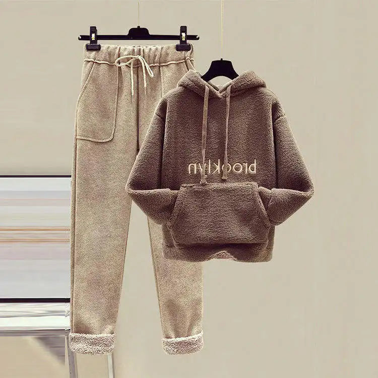 Thickened Lamb Velvet Set Women's Autumn Winter New Embroidery Sweatshirt Woolen Wide Leg Pants Two Piece Set Casual Style