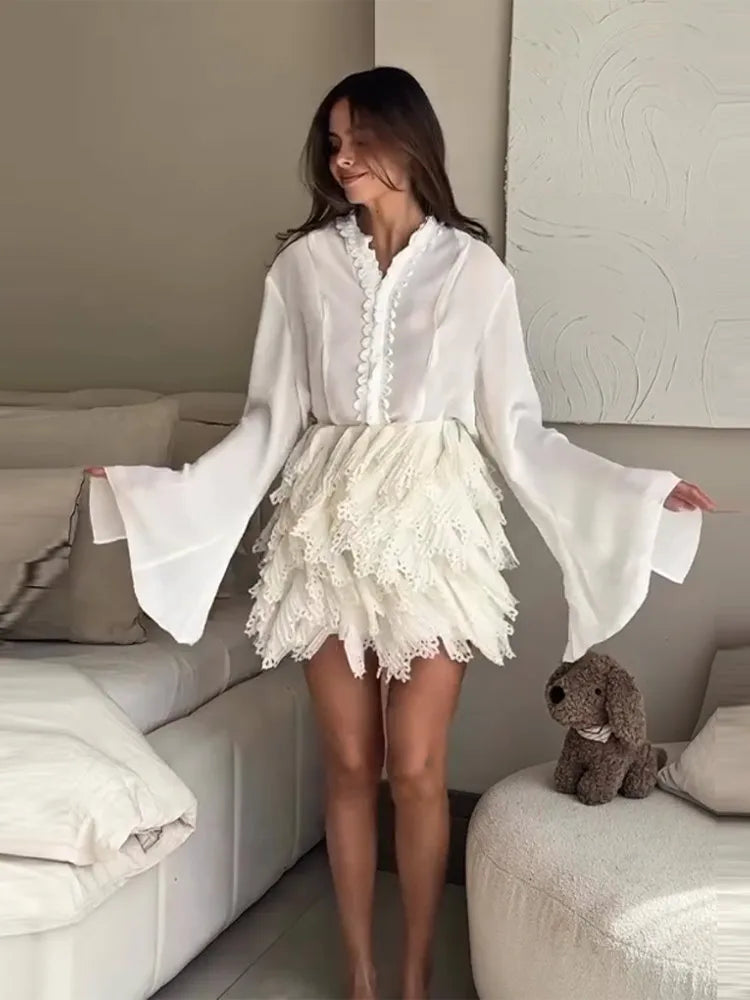 Conjunto feminino de saia e camisa urbana, gola redonda, manga comprida, botões, babados em cascata, zíperes, saias,  2025