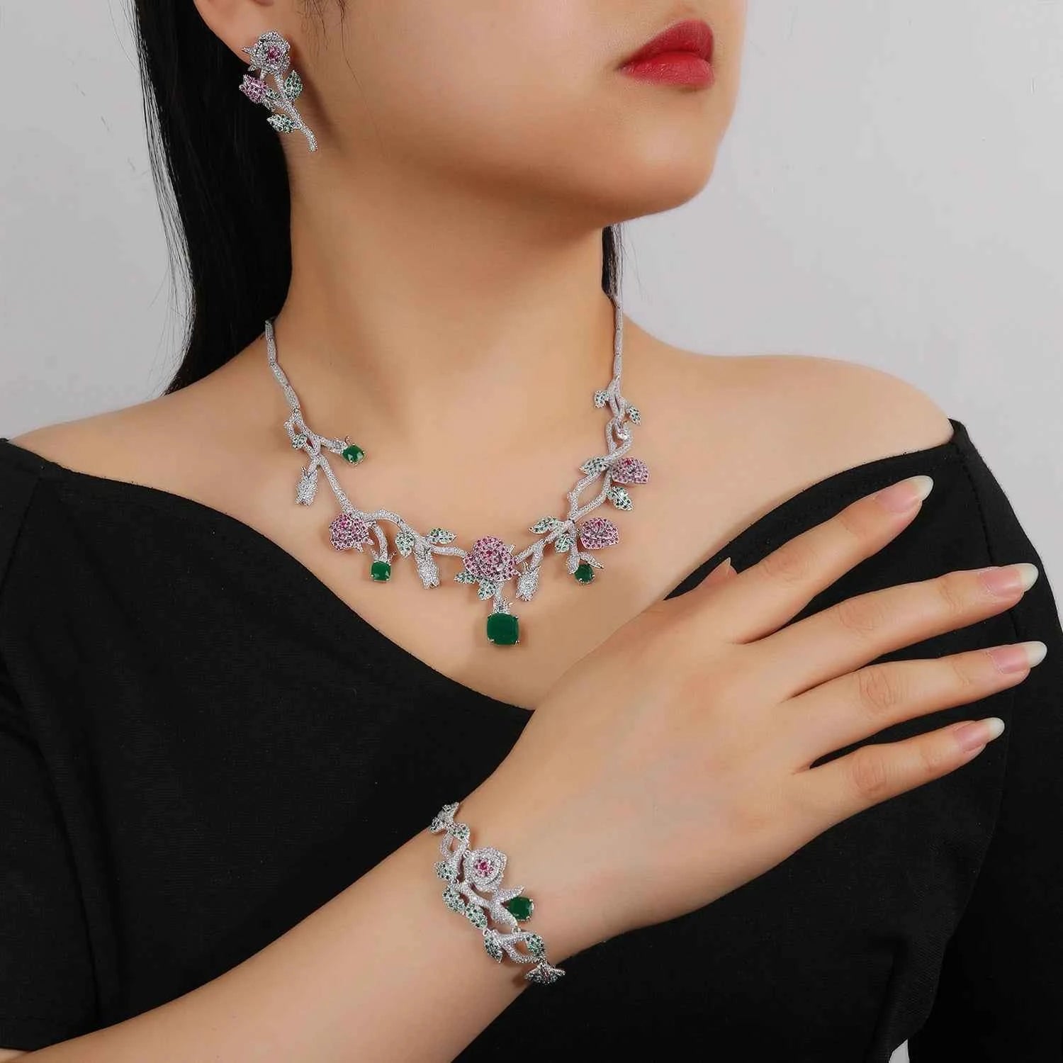 New Luxury 3-piece Cubic Zirconia Rose Flower Necklace Earrings Bracelet Set Bridal Wedding Ball Accessories CN10359T