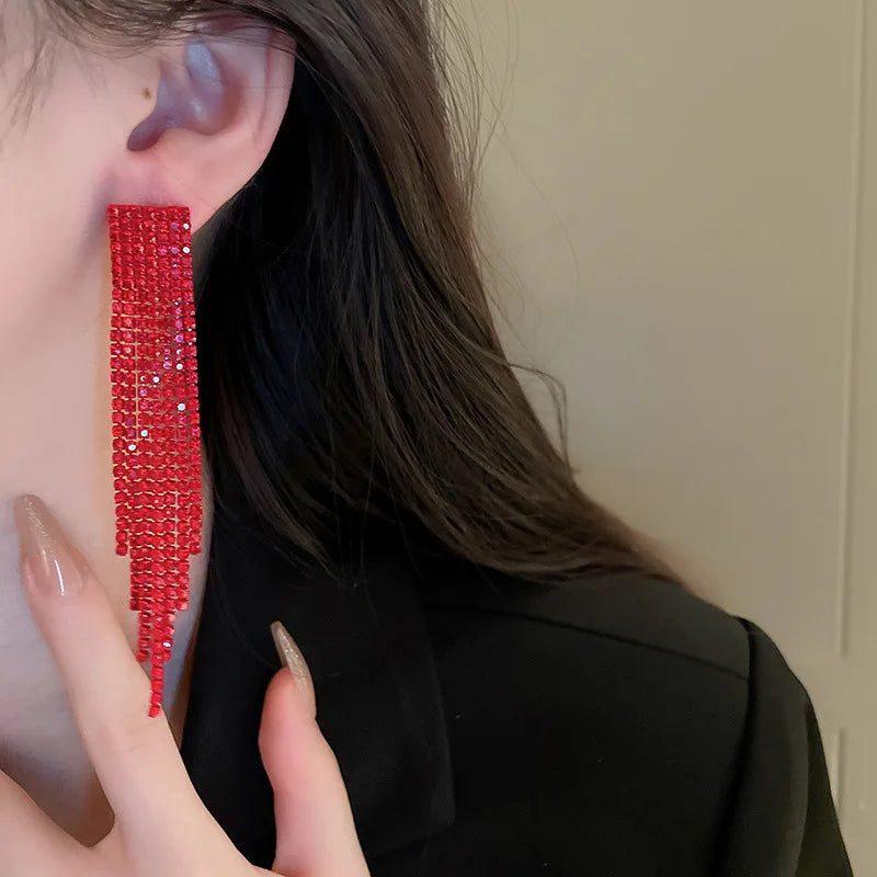 Irregular Long Tassel Earrings for Women Creative High Sense Light Luxury Solid Red Drop Earring Inlaid Rhinestone Jewelry Gifts