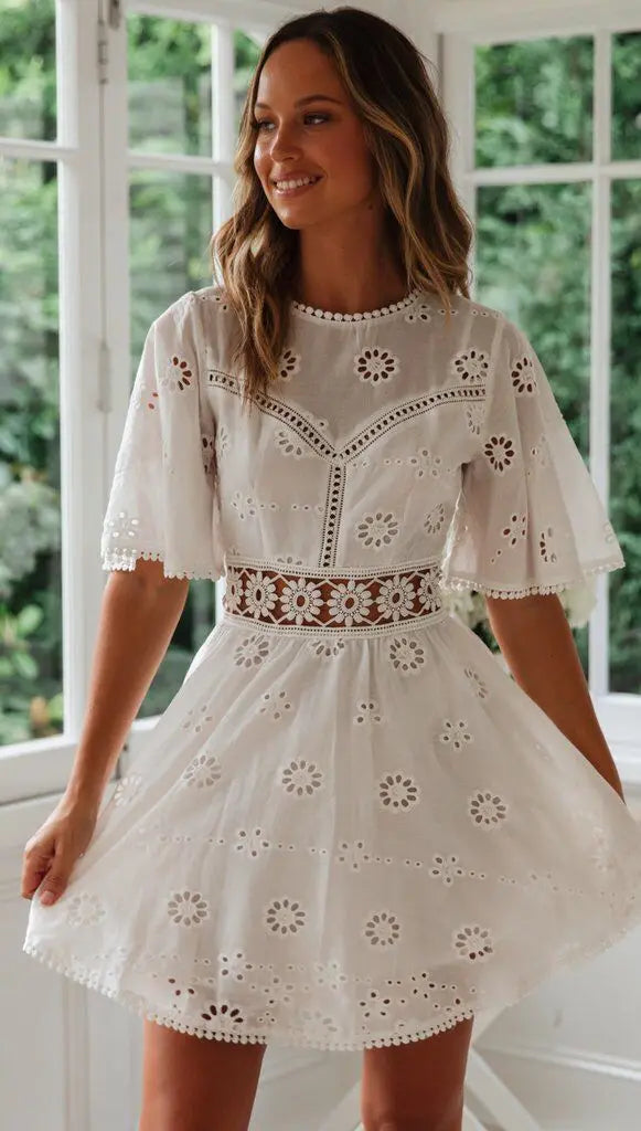 Fashion Summer Women White Dress Casual Backless Mini Dresses Hollow Out Floral Embroidery Cotton Party Dress New Robe 18504