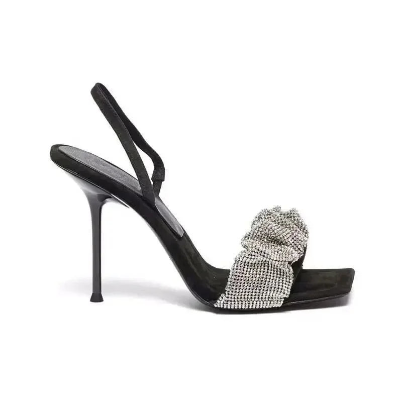 Sandálias femininas de luxo com imitação de diamante, saltos elegantes e pontudos, sandálias gladiadoras com tira traseira, sapatos de baile de verão