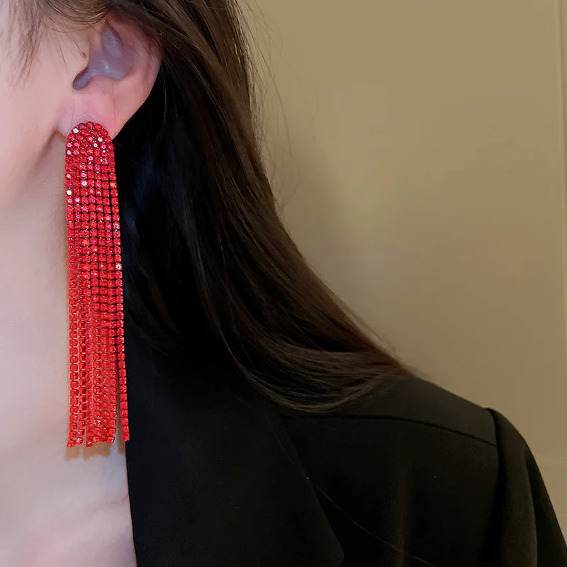 Irregular Long Tassel Earrings for Women Creative High Sense Light Luxury Solid Red Drop Earring Inlaid Rhinestone Jewelry Gifts
