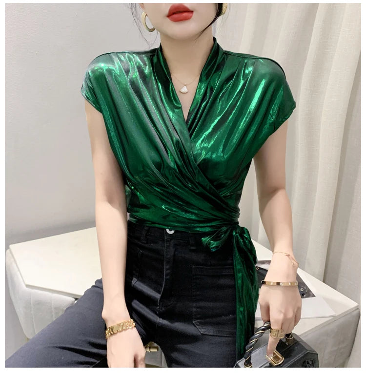 Blusa de manga curta brilhante dourada prateada verde para mulheres, camisa curta sexy irregular, bandagem feminina, tops de verão