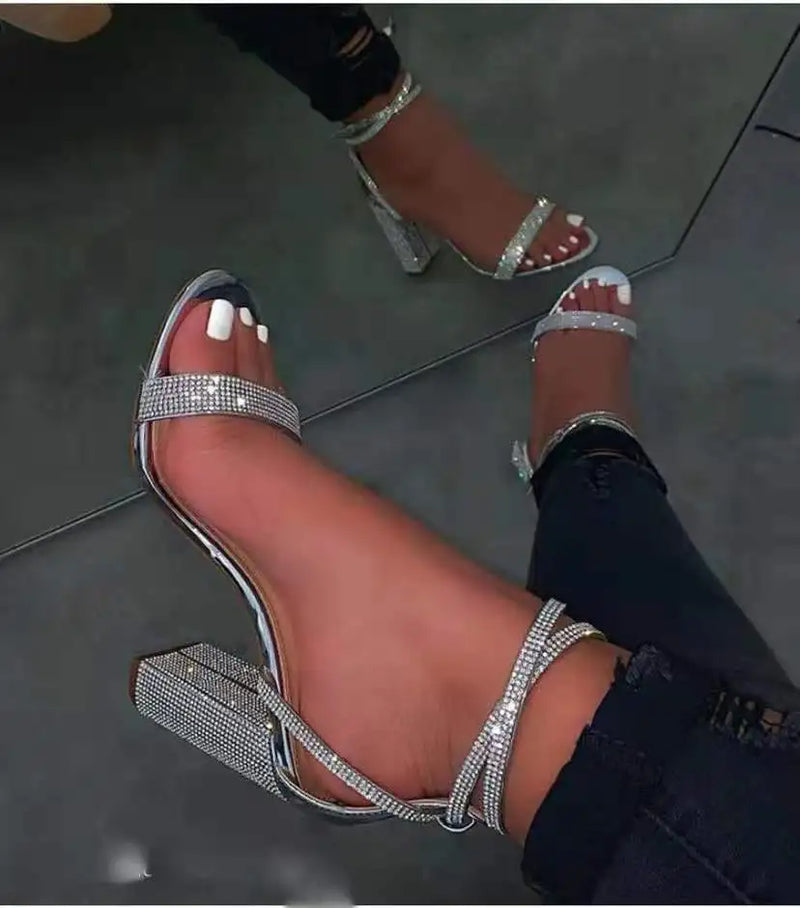 Sandálias de Salto Alto Mulheres Strass Sexy Transparente Sandálias de Salto Alto Feminino Novos Sapatos de Festa de Verão Senhoras Bombas Plus Size