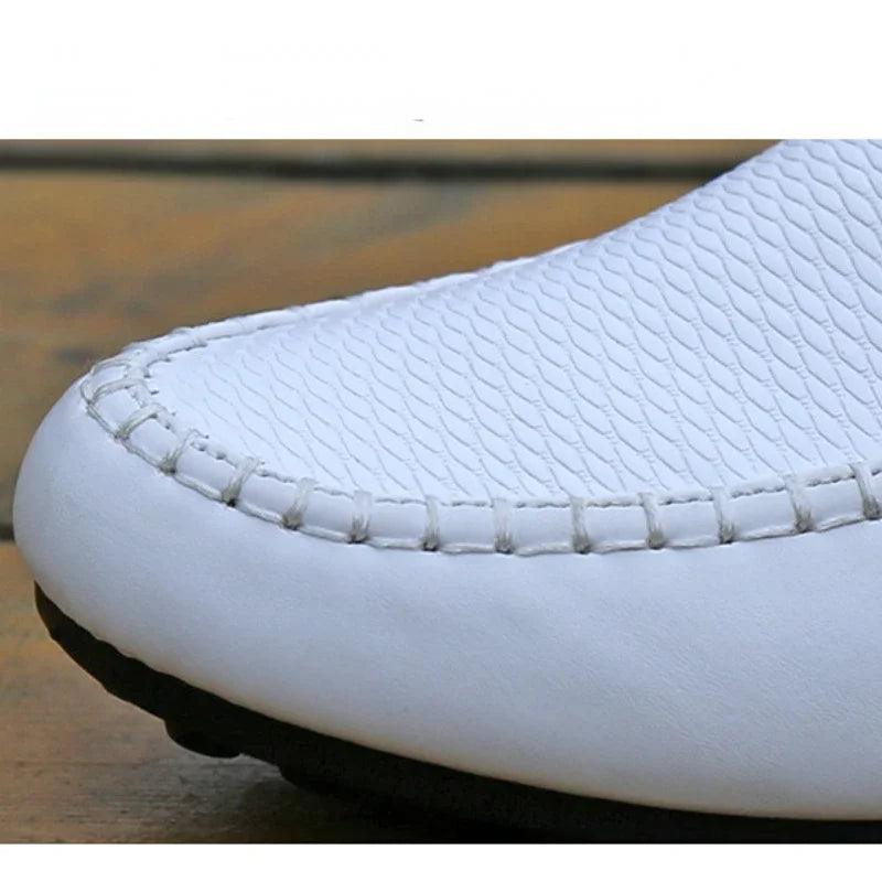 2024 Fashion Lace Up Soft Flats Driving Shoes White Black Peas Shoes Hot Men Casual Shoes Brand Breathable British Mens Sneakers - CRAVO ROSE