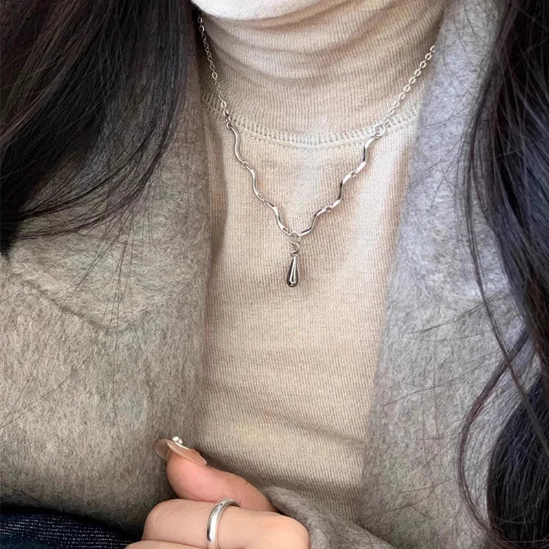 Подвеска На Шею New in Vintage Glossy Water Droplet Necklaces Light Luxury Laziness Irregular Tassel Collar Chain Fine Jewelry