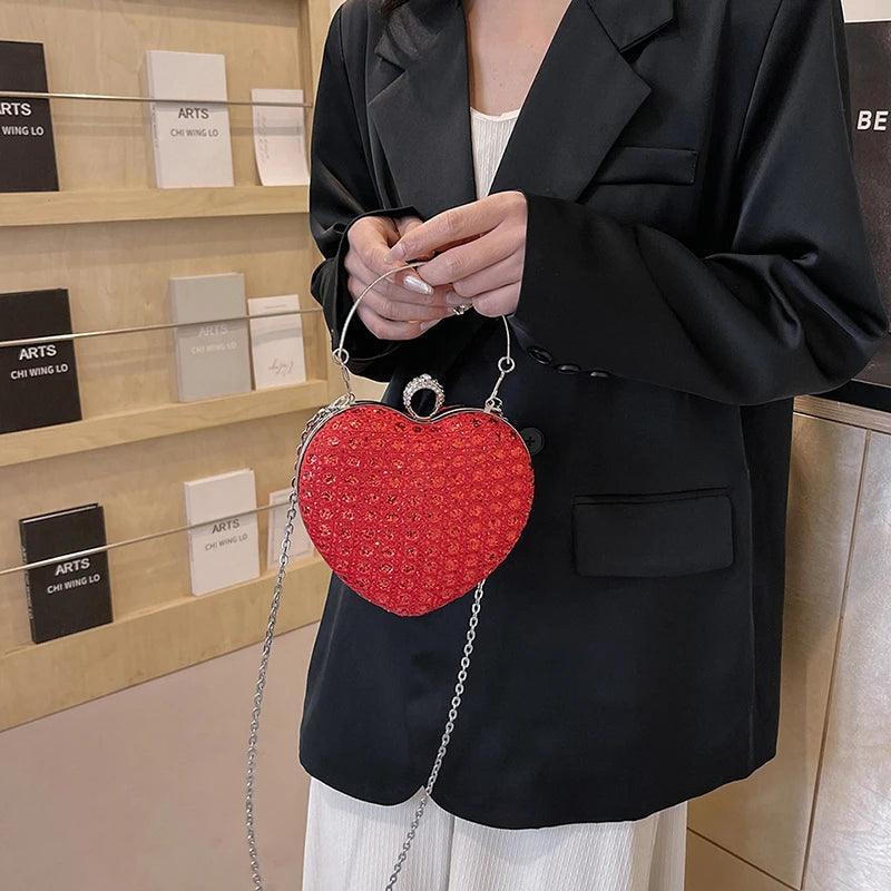 A heart-shaped shiny shoulder bag, bright colors, rich and gorgeous appearance - CRAVO ROSE