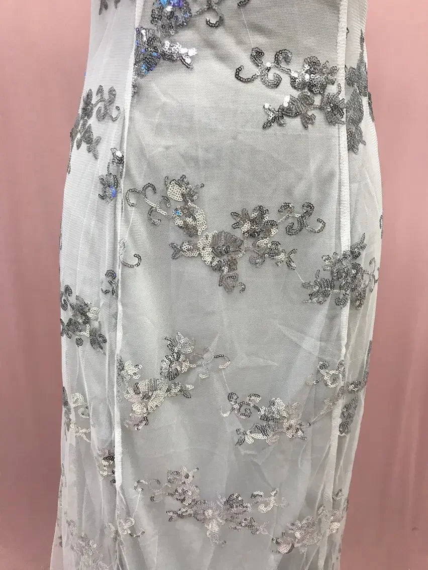 Vestido Longo de Festa com Lantejoulas e Costas Abertas – Decote V Elegante