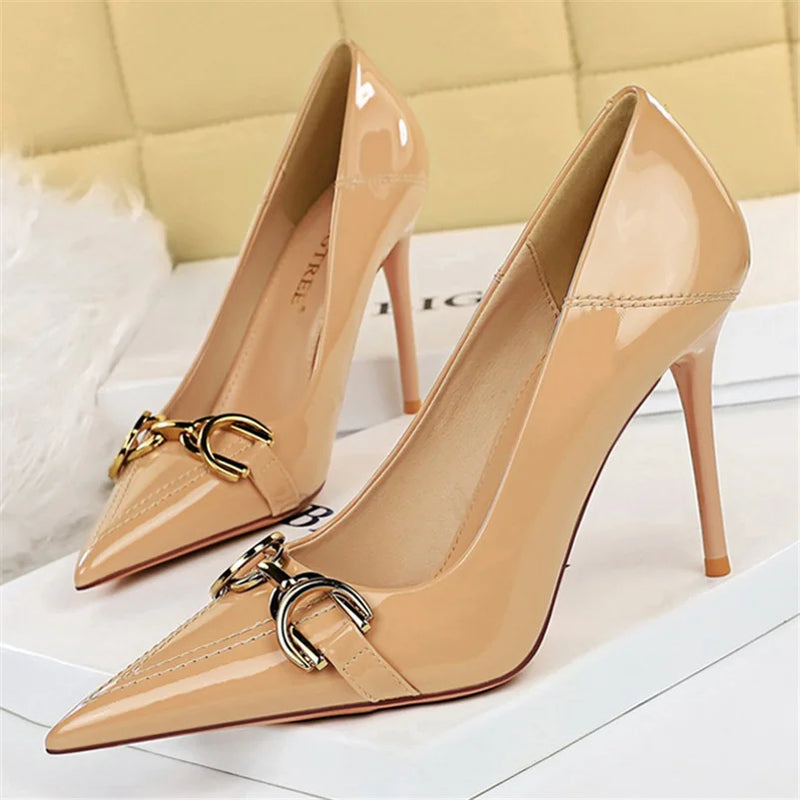 Sapatos de salto alto sensuais de 10 cm, cor vinho, nude, para mulheres, stripper, salto agulha, couro brilhante, para casamento, noiva, vermelho de qualidade