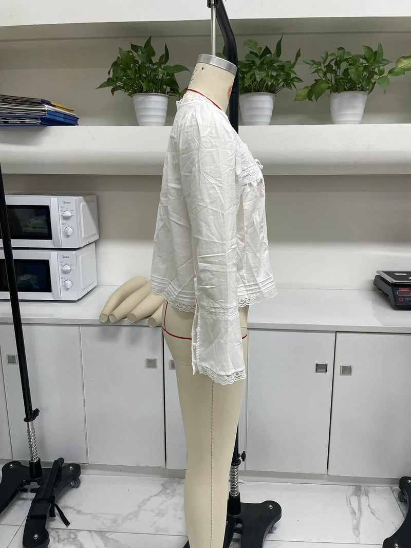 Blusa feminina Combhasaki Y2K Fairy, manga comprida, gola quadrada, patchwork de renda, amarração frontal transparente, blusa curta com botões