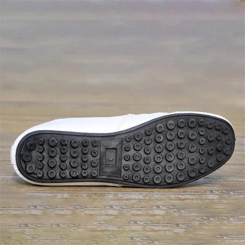 2024 Fashion Lace Up Soft Flats Driving Shoes White Black Peas Shoes Hot Men Casual Shoes Brand Breathable British Mens Sneakers - CRAVO ROSE