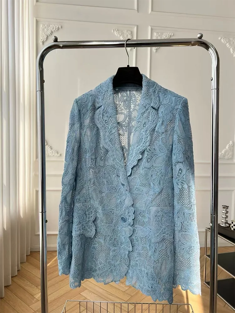 Vestido Preto com Renda, Estampa Floral e sem Mangas