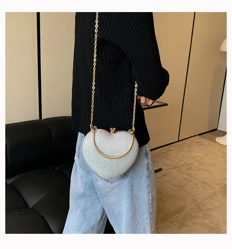Evening Clutch Bag Women Bag Shiny Handbag Heart Shape Metal Clutches Bag Fashion Chain Shoulder Crossbody Bag Luxury Lady Purse
