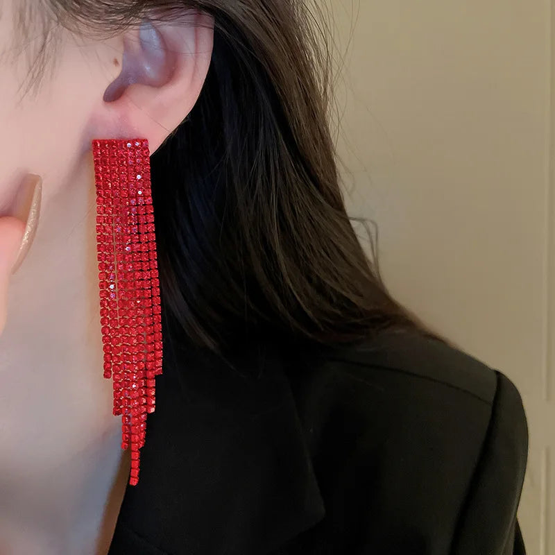 Irregular Long Tassel Earrings for Women Creative High Sense Light Luxury Solid Red Drop Earring Inlaid Rhinestone Jewelry Gifts