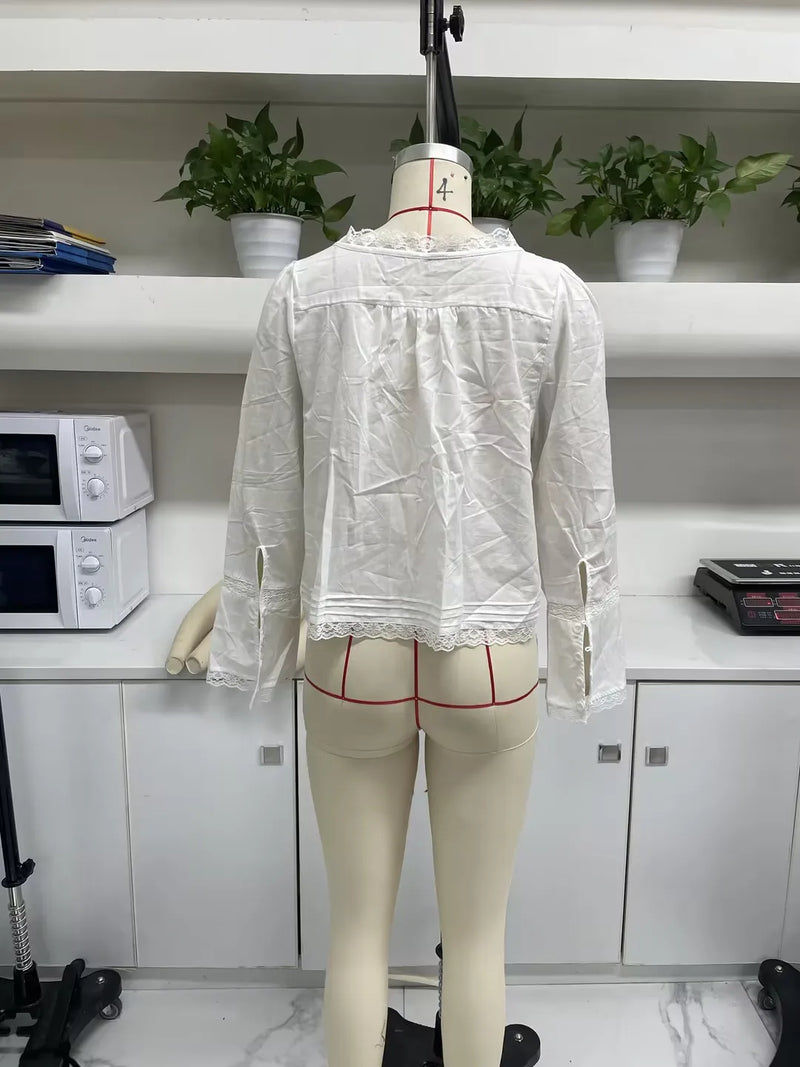 Blusa feminina Combhasaki Y2K Fairy, manga comprida, gola quadrada, patchwork de renda, amarração frontal transparente, blusa curta com botões