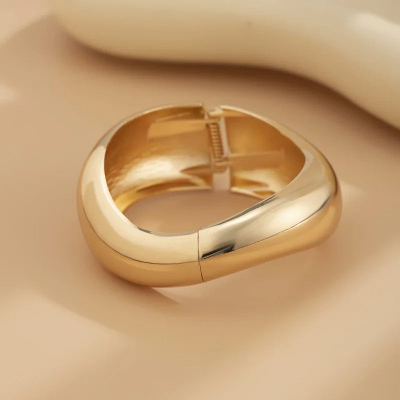 Vintage Irregular Resin Acrylic Chunky Bangles for Women Exaggerated Geometric Metal Charm Bracelets Party Jewelry Gifts