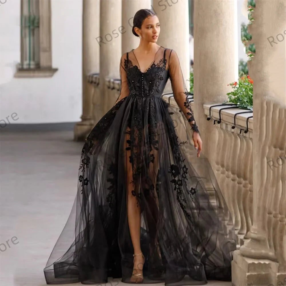 Vestido de Festa Preto com Renda e Modelagem Evasê