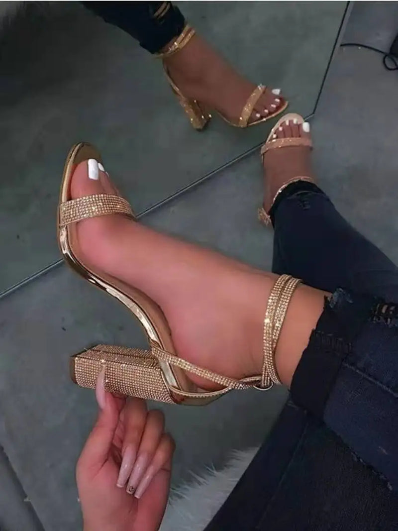 Sandálias de Salto Alto Mulheres Strass Sexy Transparente Sandálias de Salto Alto Feminino Novos Sapatos de Festa de Verão Senhoras Bombas Plus Size