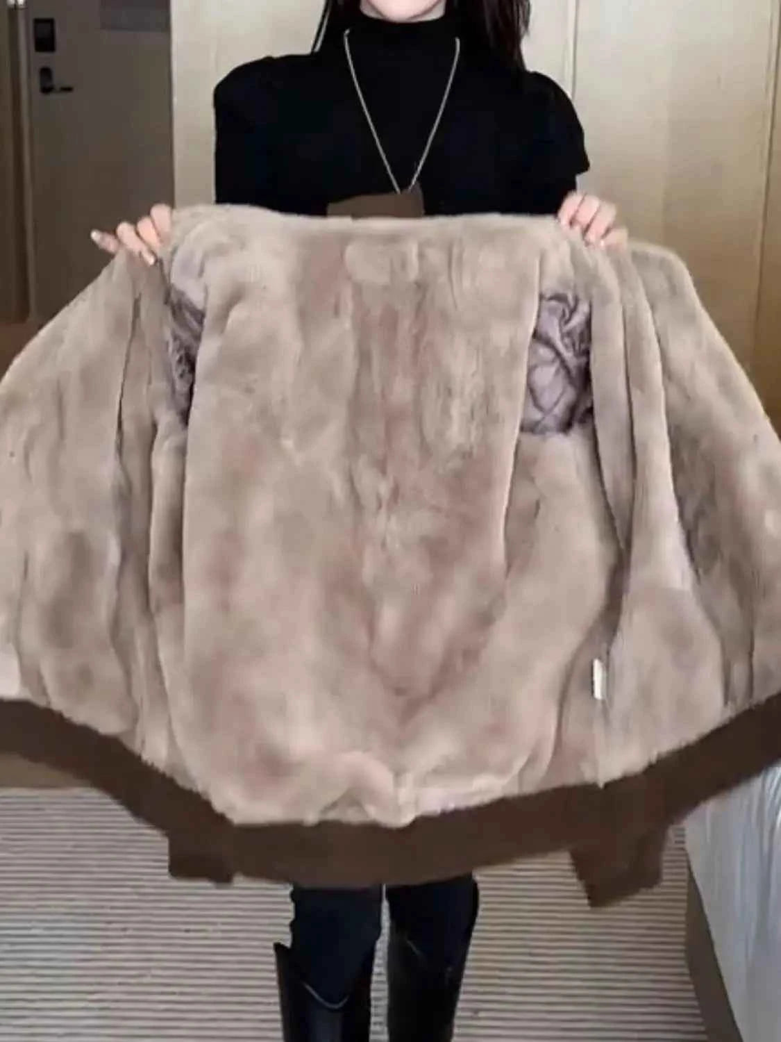 Thickened Fleece Lined Cotton Parka Coat Women's Style 2025 Winter New Arrival American Retro Mountain Eagle Design Jacket
