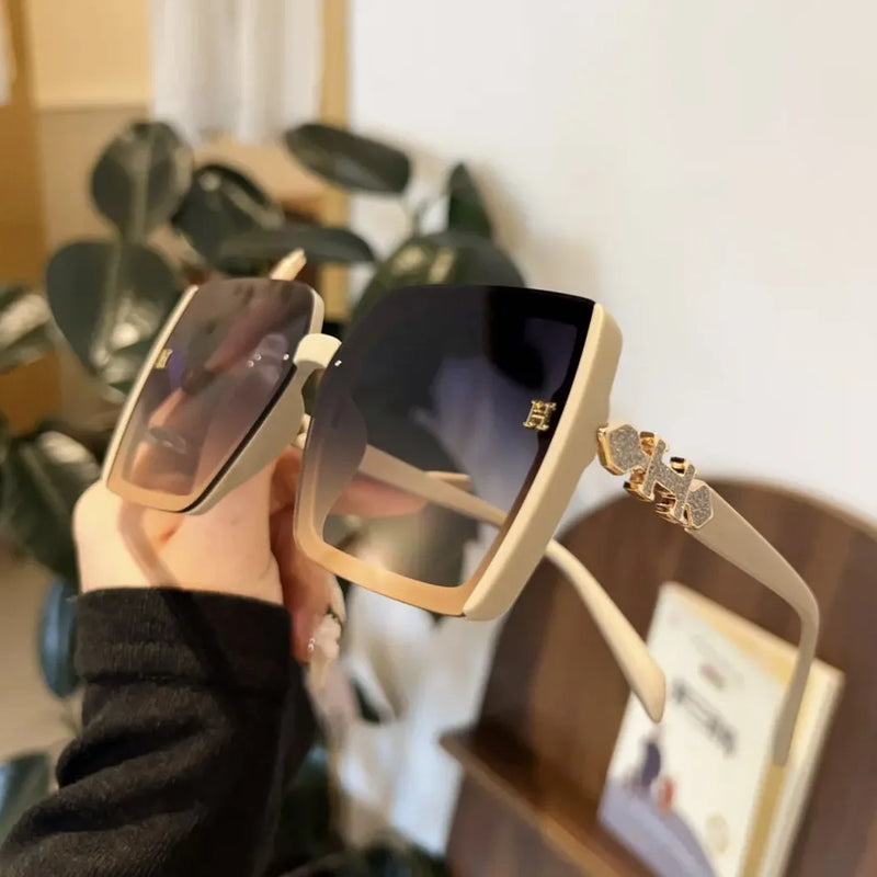 New Fashion Women's Sunglasses Light Luxury Travel Temple Letters UV400 Sunglasses(DS-3011)