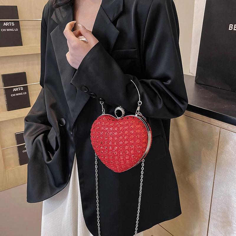 A heart-shaped shiny shoulder bag, bright colors, rich and gorgeous appearance - CRAVO ROSE