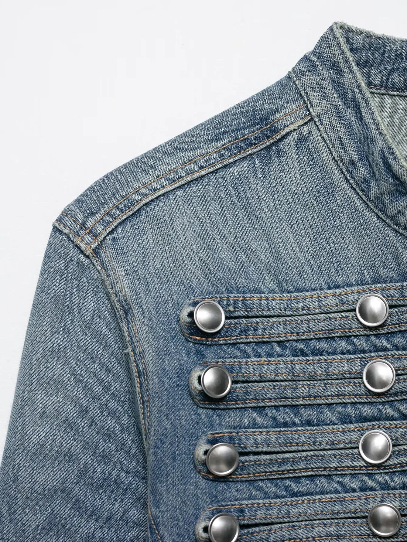 YENKYE Women's Cropped Denim Jacket Front Button Frayed Hem Stand Collar Streetwear Coat