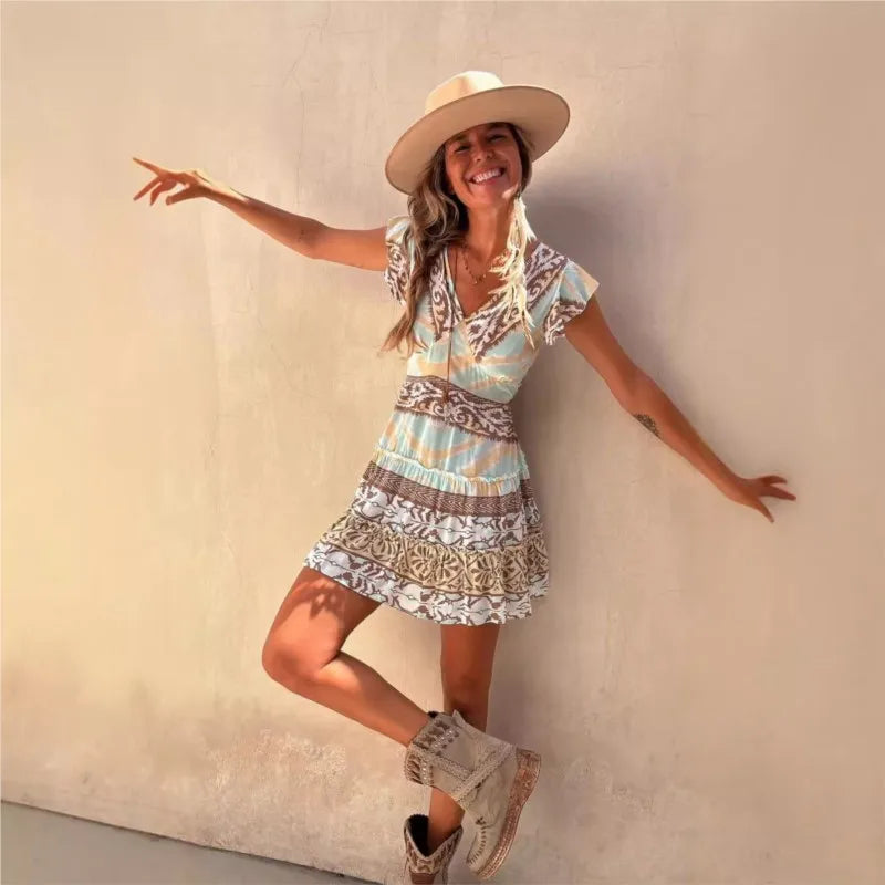 Vestido curto estilo étnico, decote em V, pulôver estampado, mangas voadoras, cintura elástica, saia curta feminina
