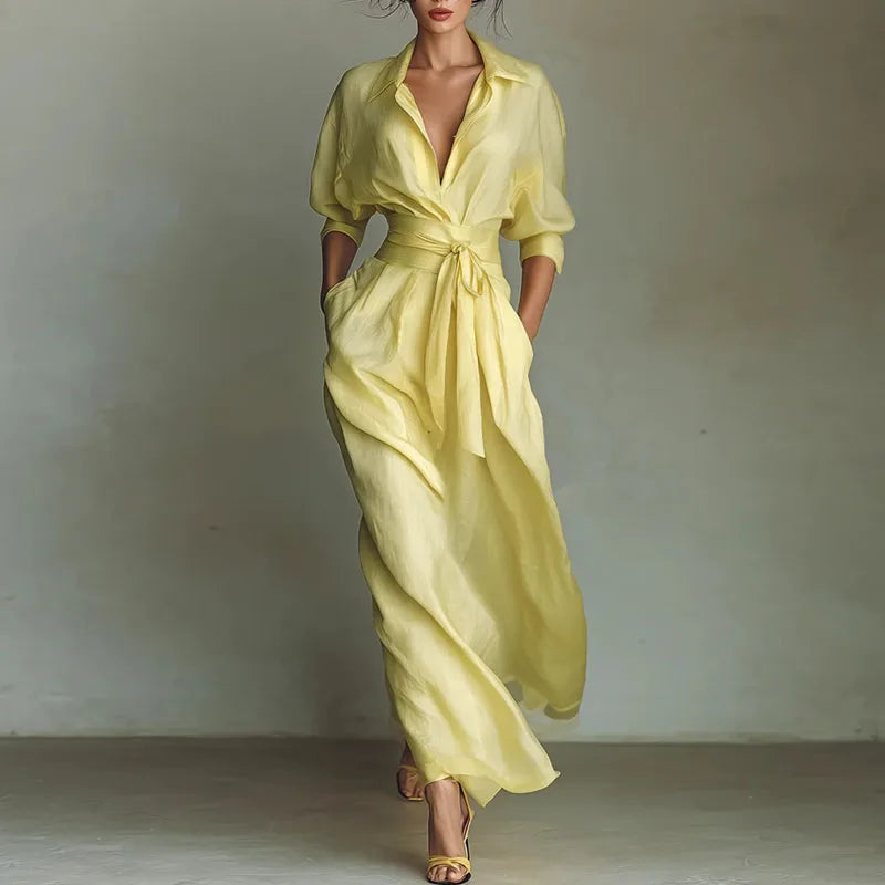 Vestido Longo com Recortes Vazados e Bolsos