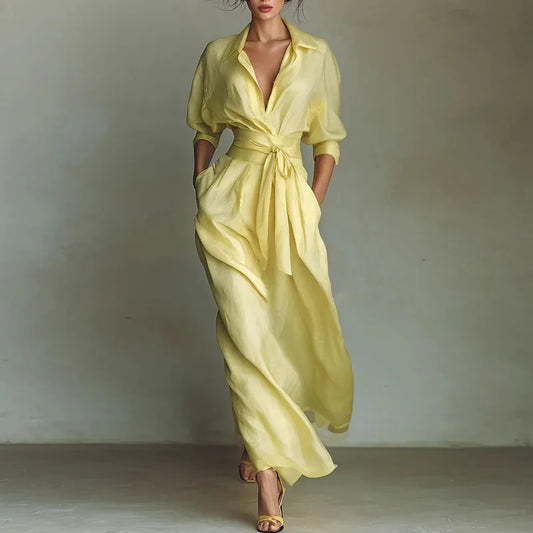 Vestido Longo com Recortes Vazados e Bolsos