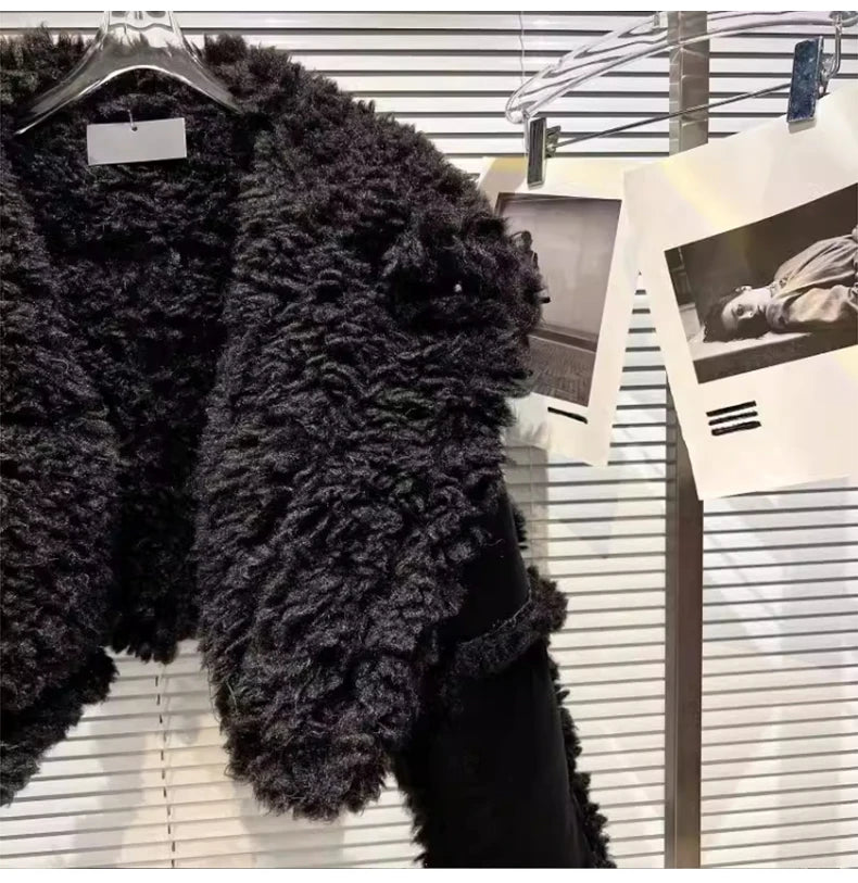 Lautaro Autumn Winter Short Hairy Thick Warm Black Faux Sheepskin Coat Women with Long Sleeve Luxury Designer Fluffy Jacket 2023