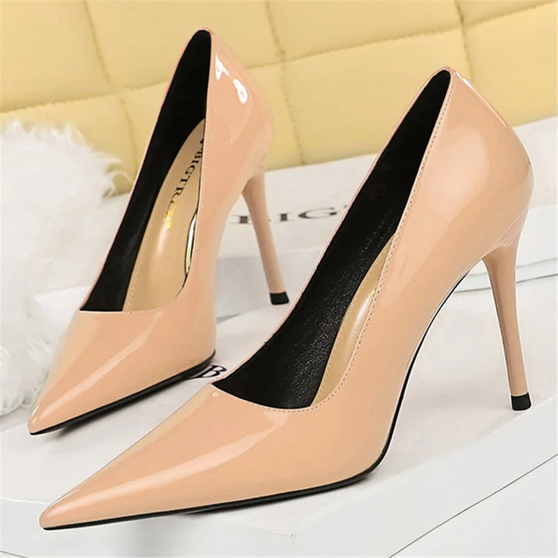Sapatos de salto alto sensuais de 10 cm, cor vinho, nude, para mulheres, stripper, salto agulha, couro brilhante, para casamento, noiva, vermelho de qualidade