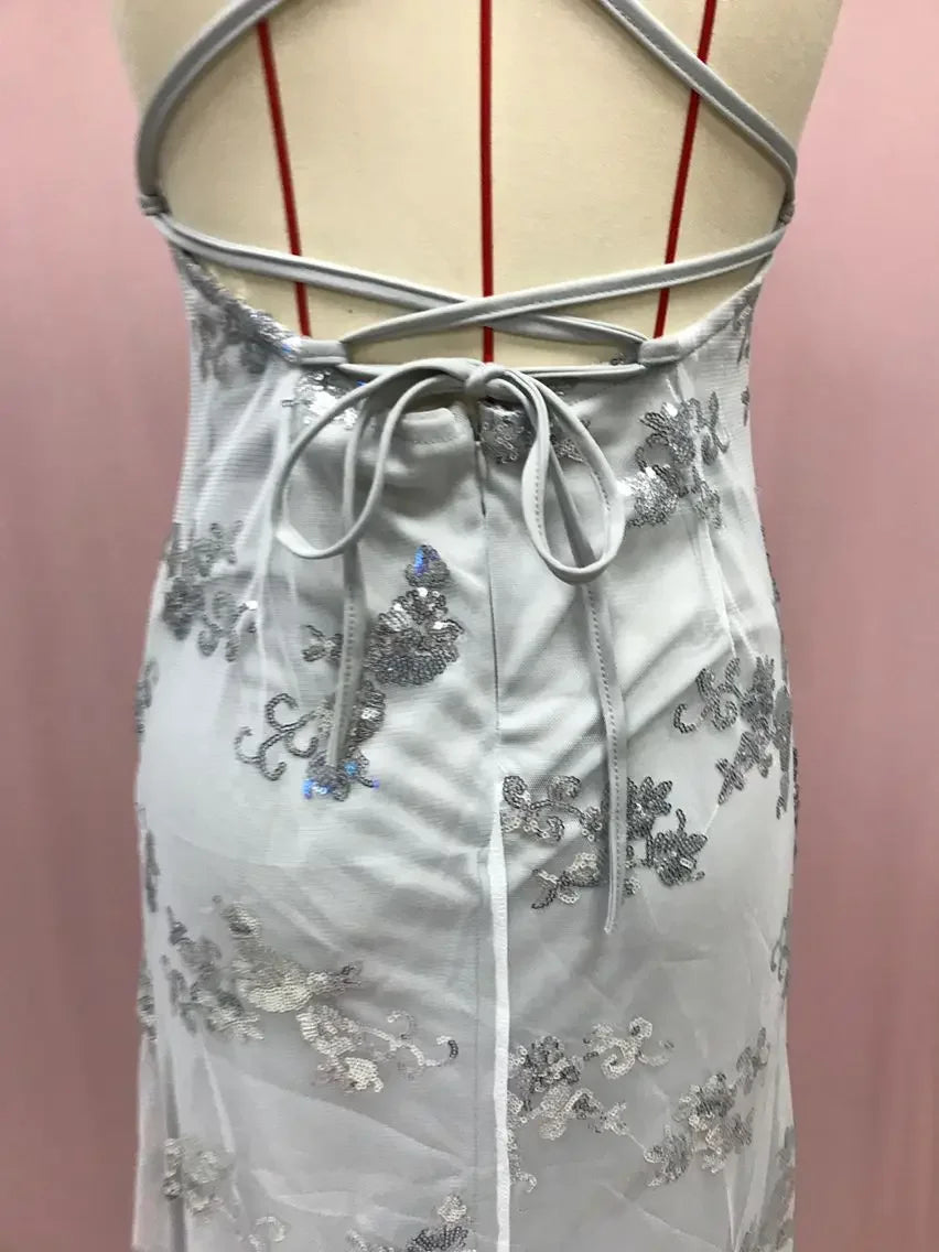 Vestido Longo de Festa com Lantejoulas e Costas Abertas – Decote V Elegante